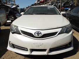 2014 Toyota Camry SE White 2.5L AT #Z22867